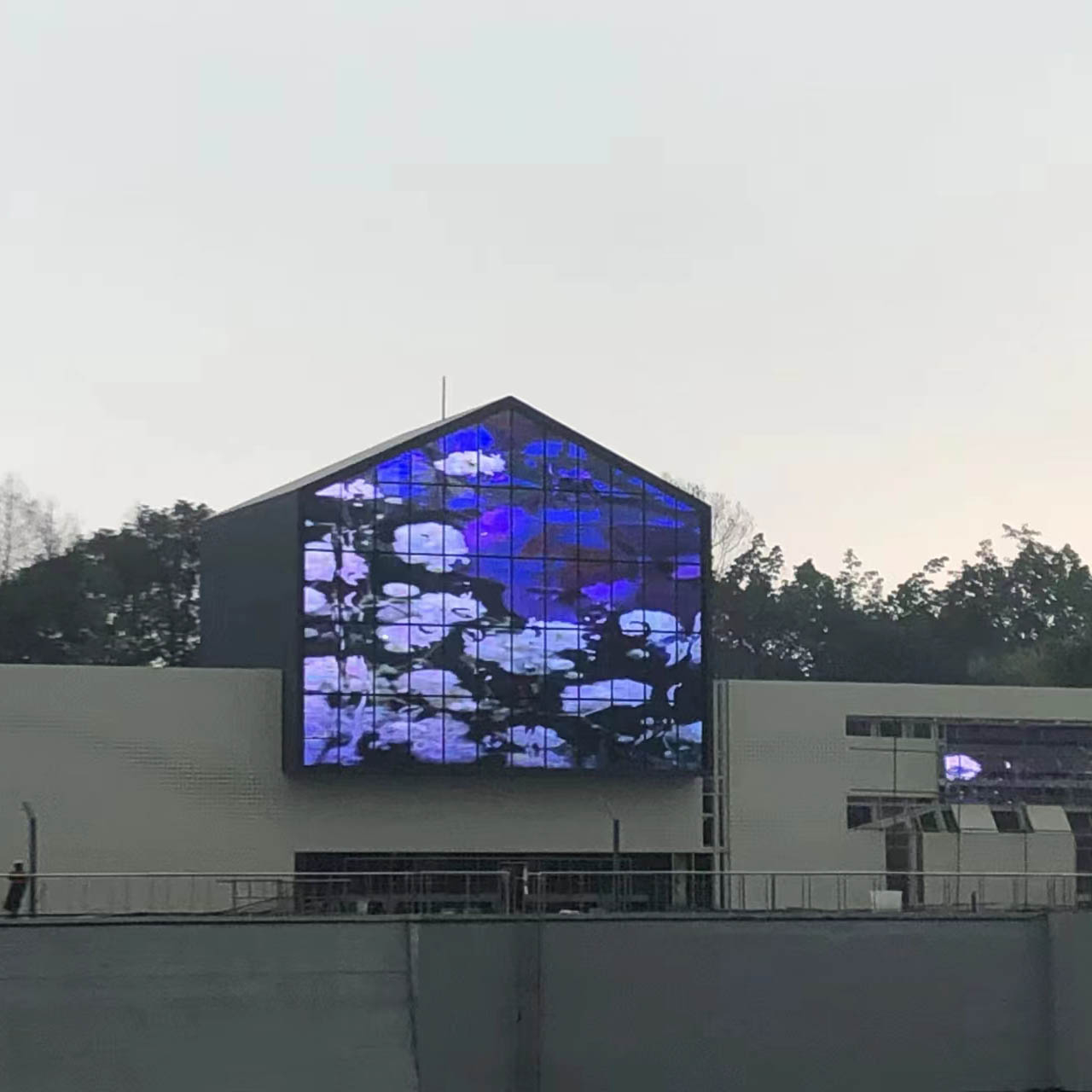 Chengdu 256 square meter P31.25 direct-insert grid screen project